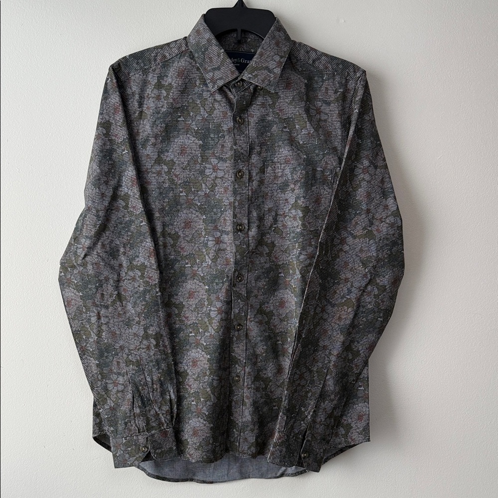Paisley & Gray Men's Floral Button-Down Shirt - Gray and Green